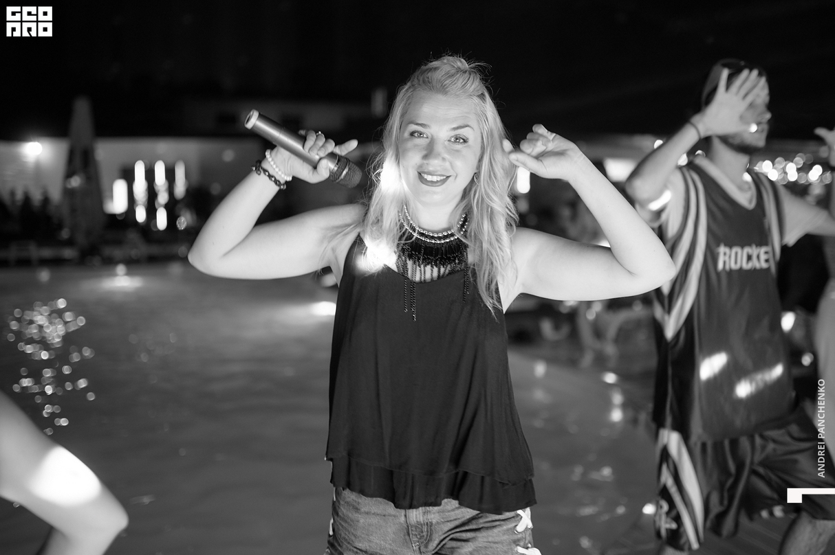 Night pool party 24