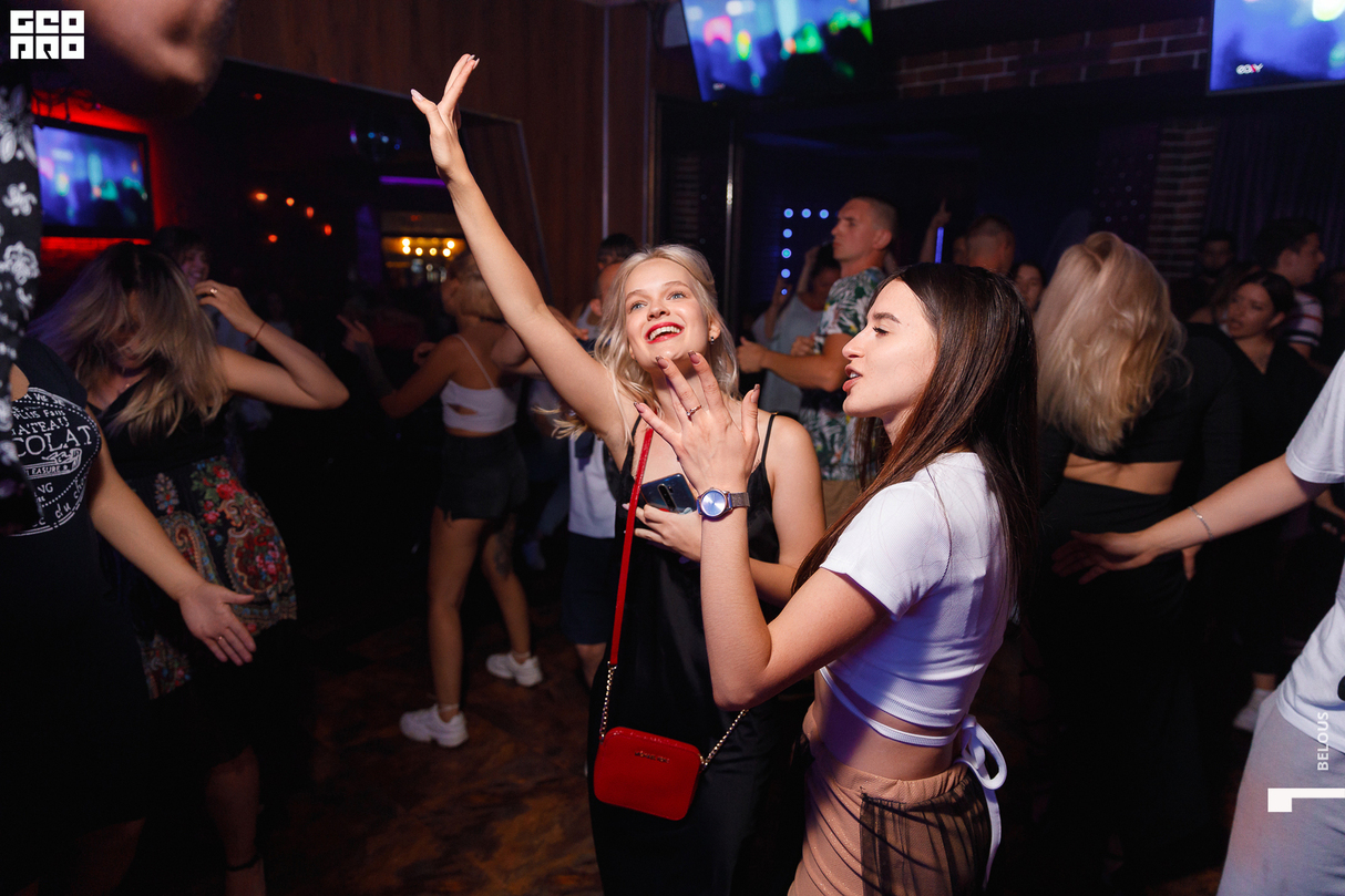 Friday party 27