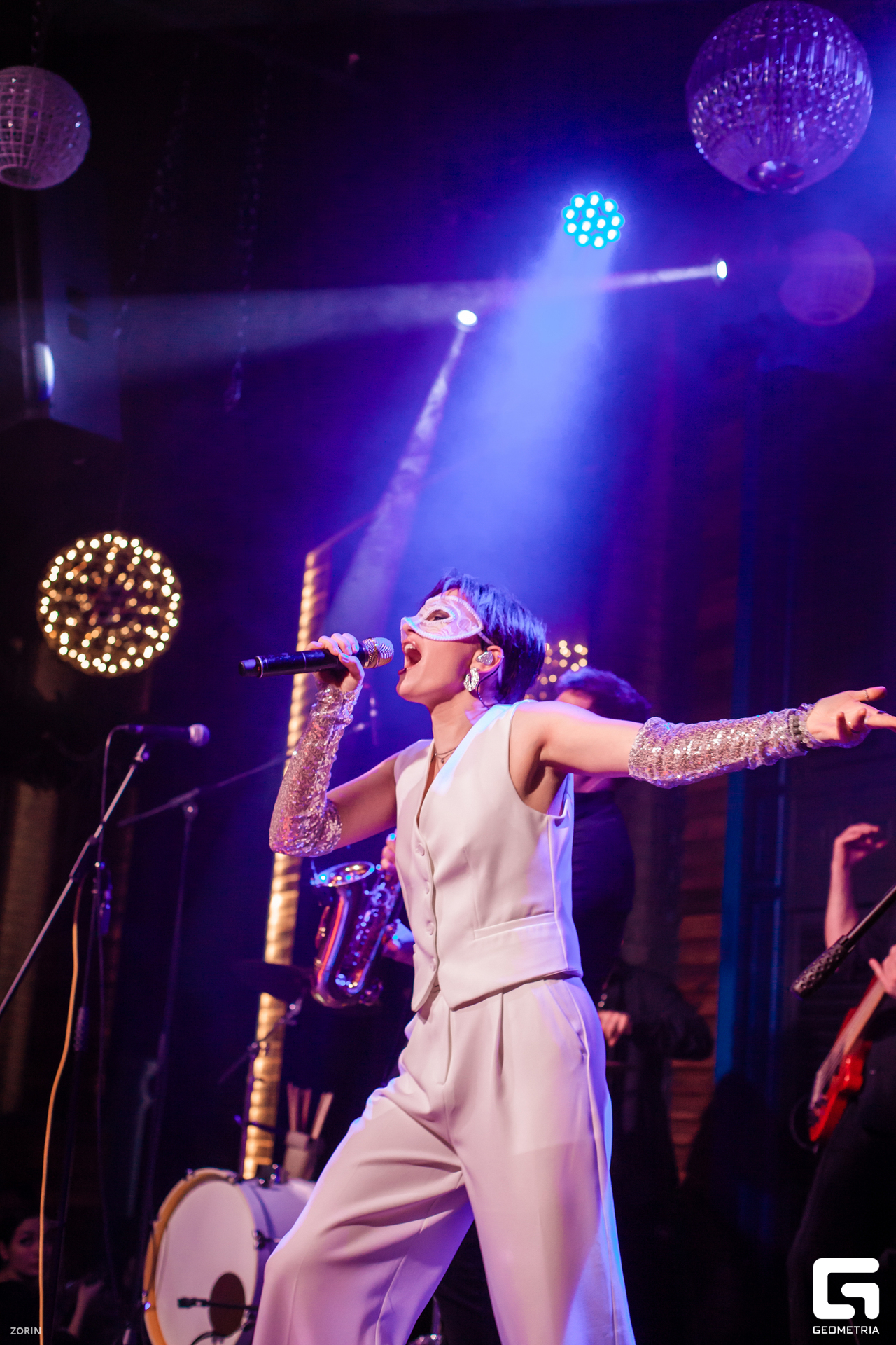 163-00-30-32-01-01-25- Zorin.jpg