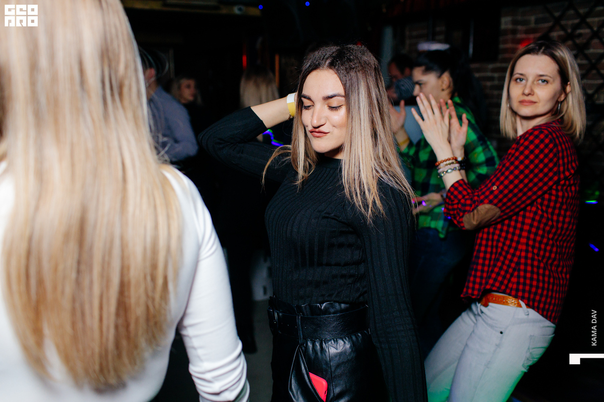 Saturday party 17
