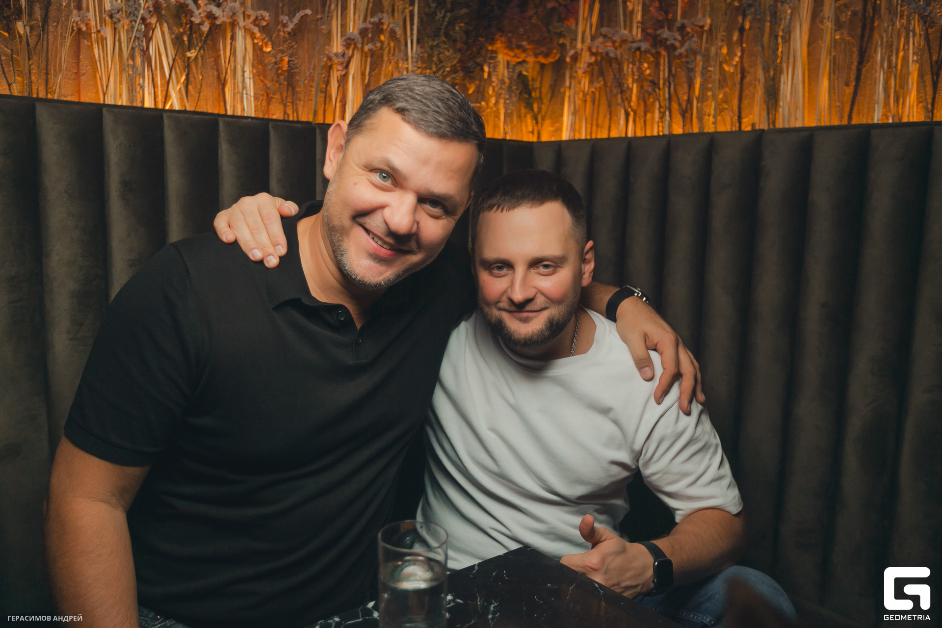 050 Bloom bar 1. 12.jpg