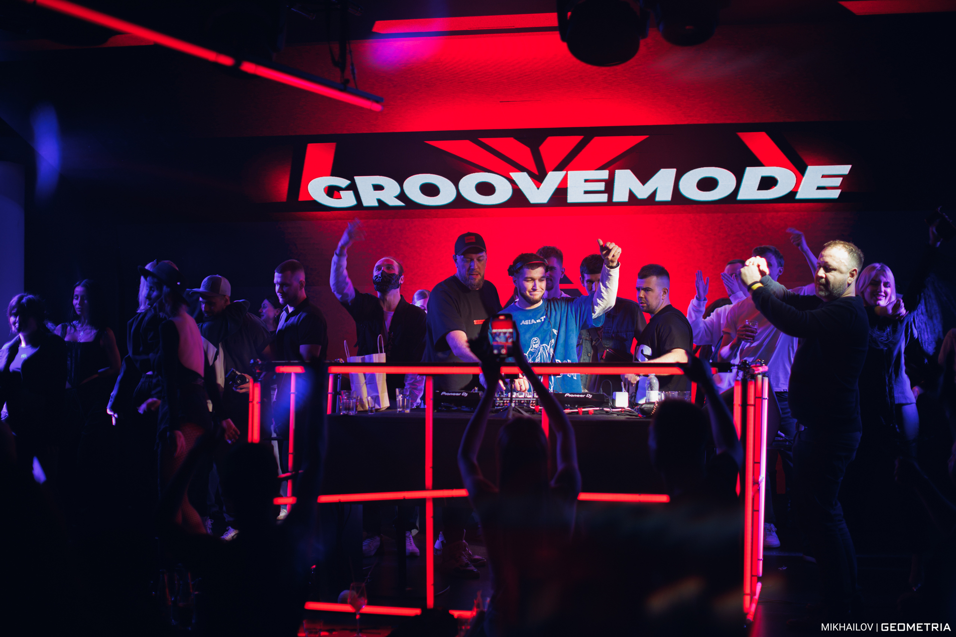 143-190425-0613 mikhailov-weblogo.jpg