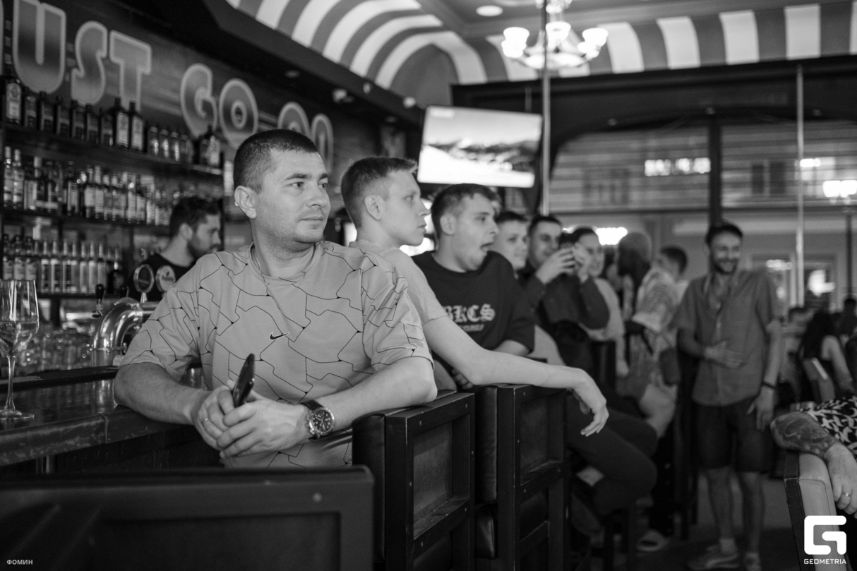 Суббота в баре Americanka 12