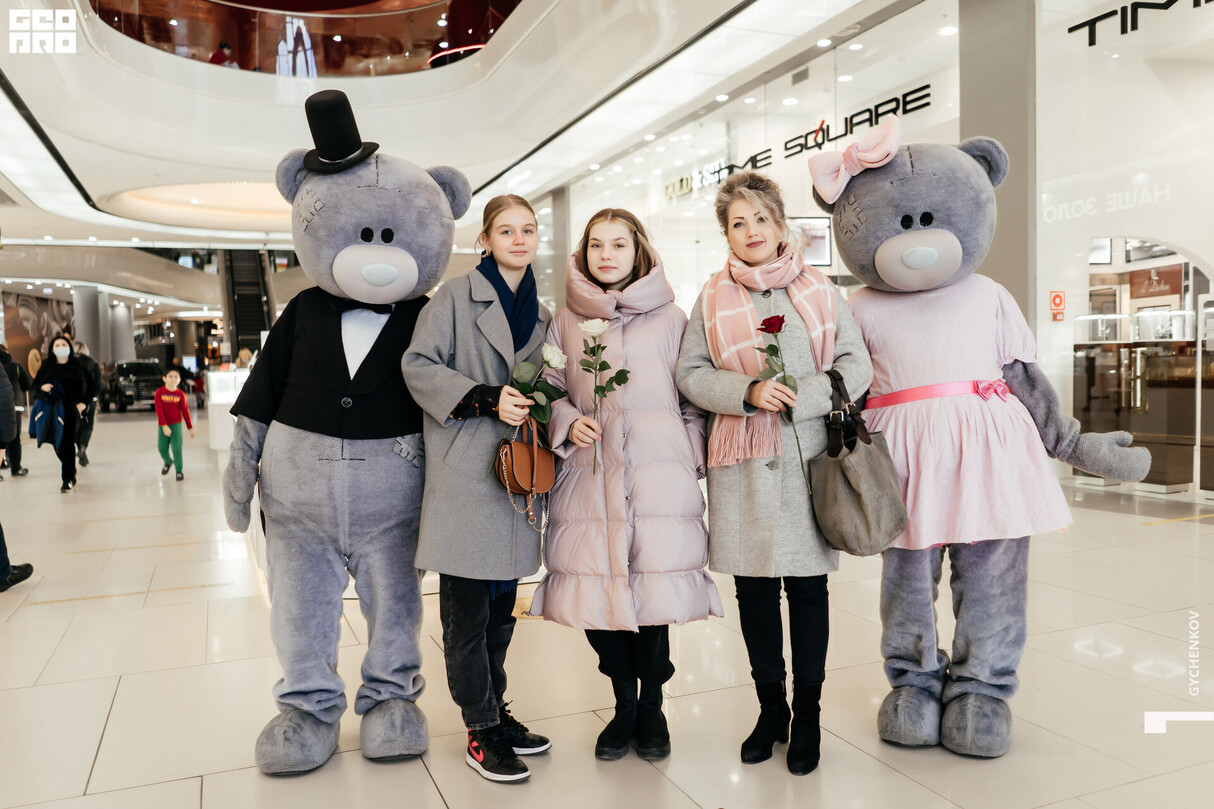 Международный женский день в OZ МОЛЛ 16