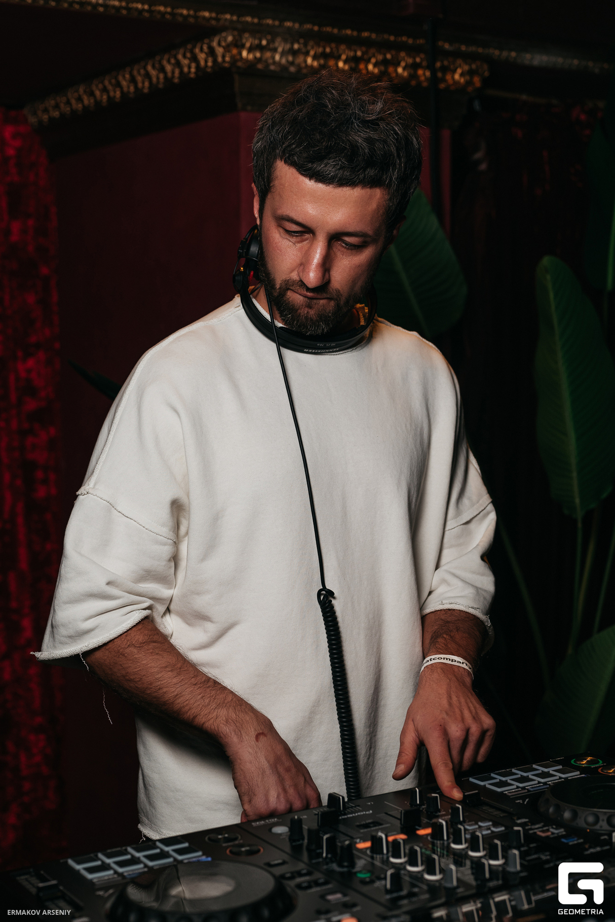 Вечеринка WHITE LABEL от BEAT:COM 13