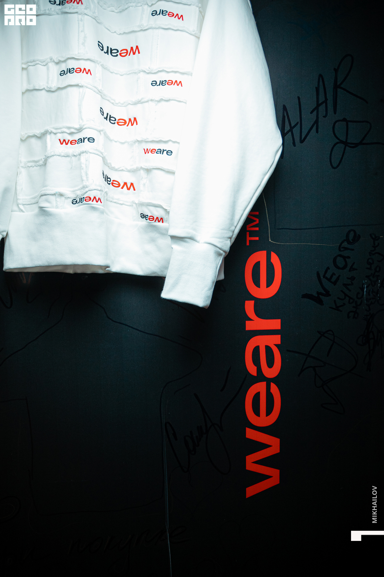 015-11-04-2021-00-30-We are - Mikhailov - 2560.jpg