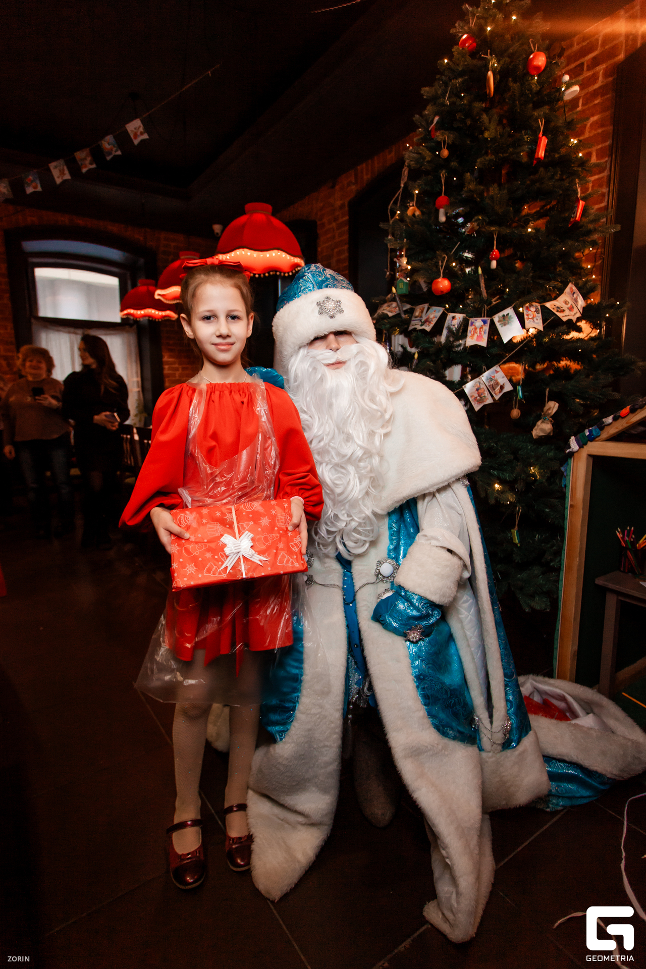 058-14-14-54-03-01-25- Zorin.jpg