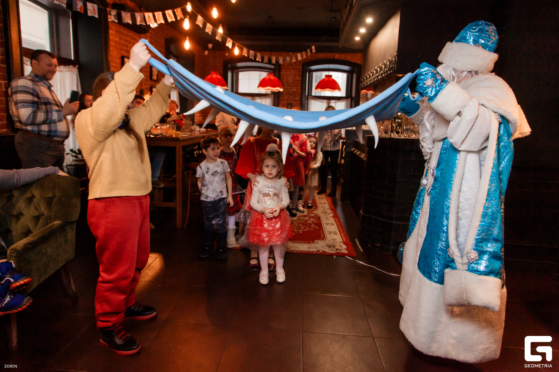 042-14-02-00-03-01-25- Zorin.jpg