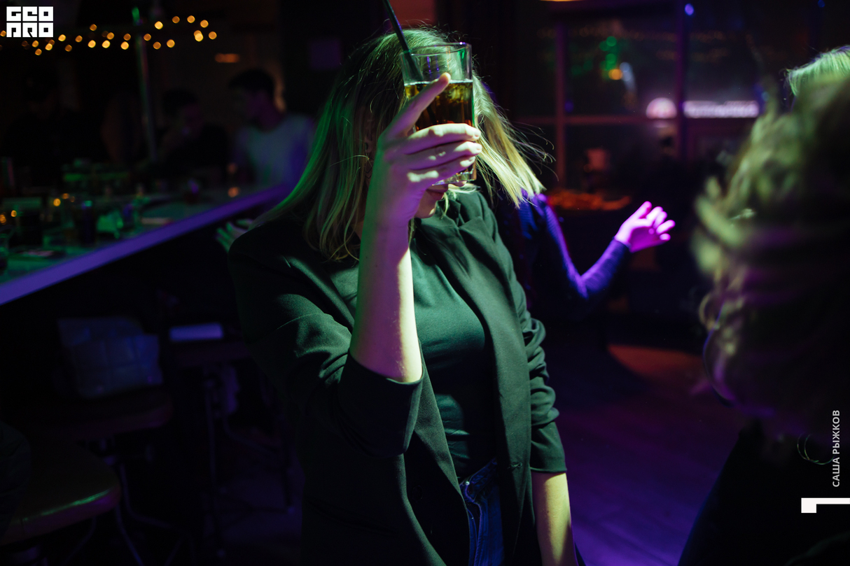 Friday party 19