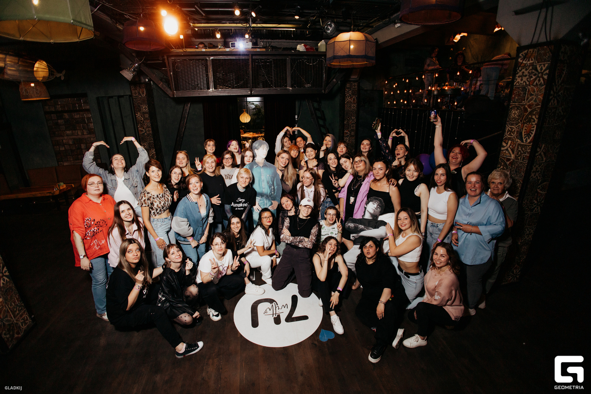 STILL PARTY by 7 WITH U 7