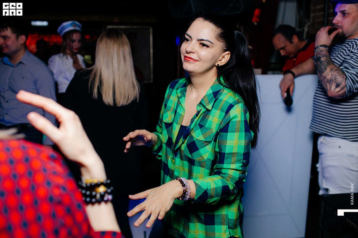Saturday party 18