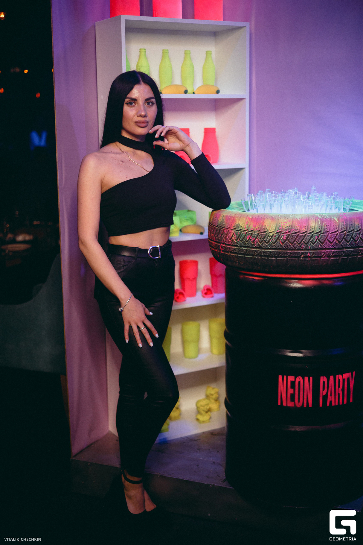 NEON в ЧАЙКЕ на Пляже 25