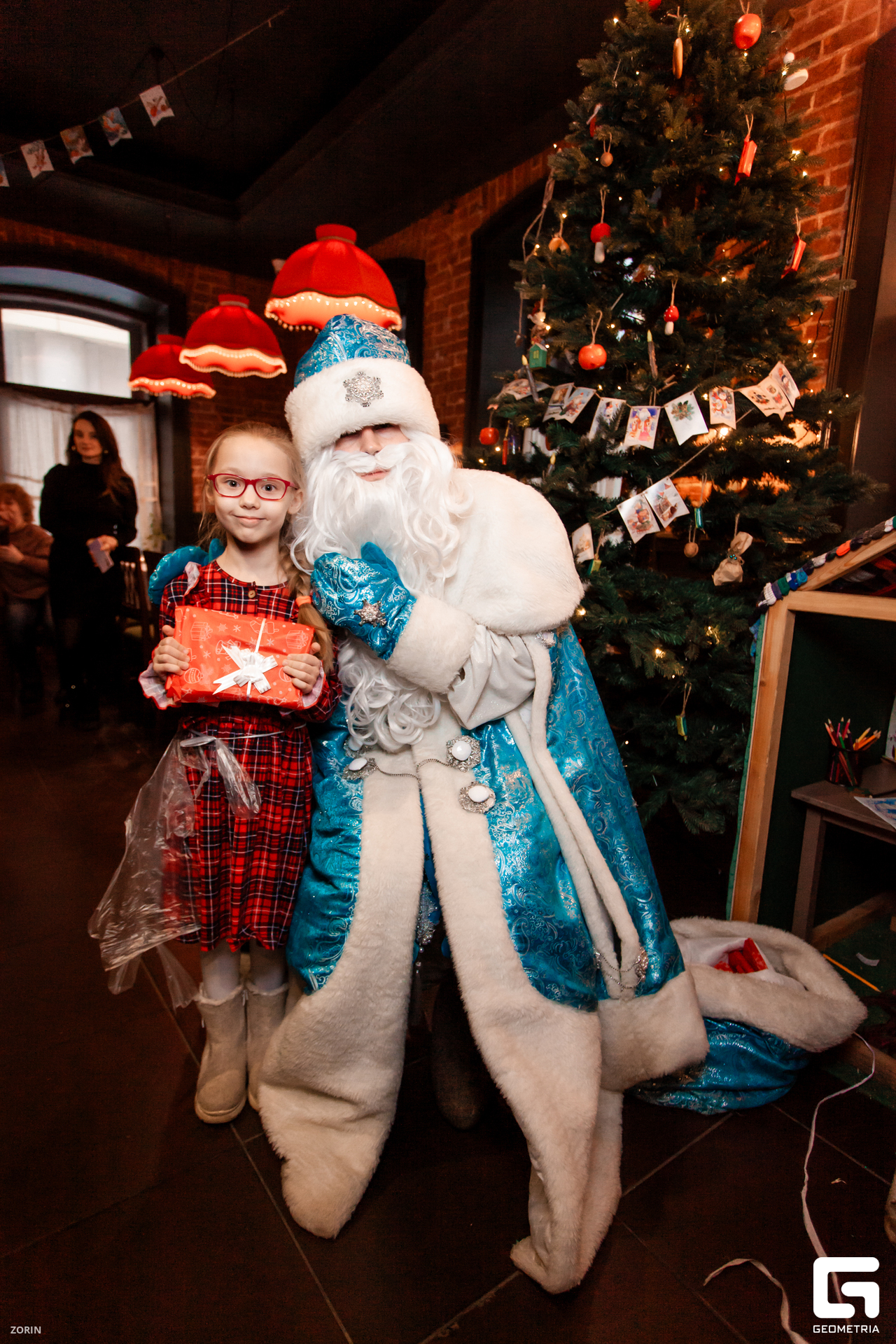 056-14-13-36-03-01-25- Zorin.jpg