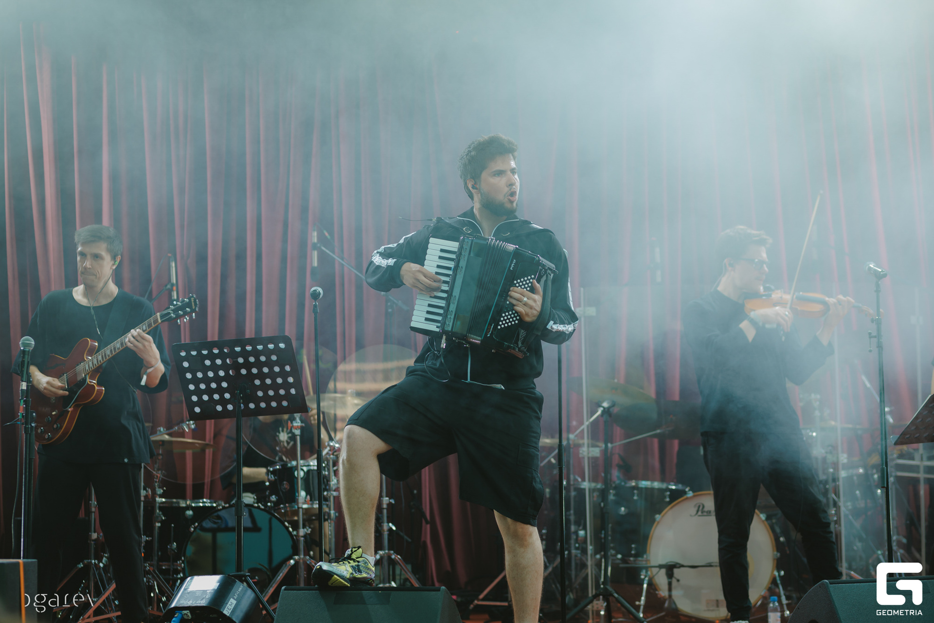 OUTLINE 2024-427-147.jpg