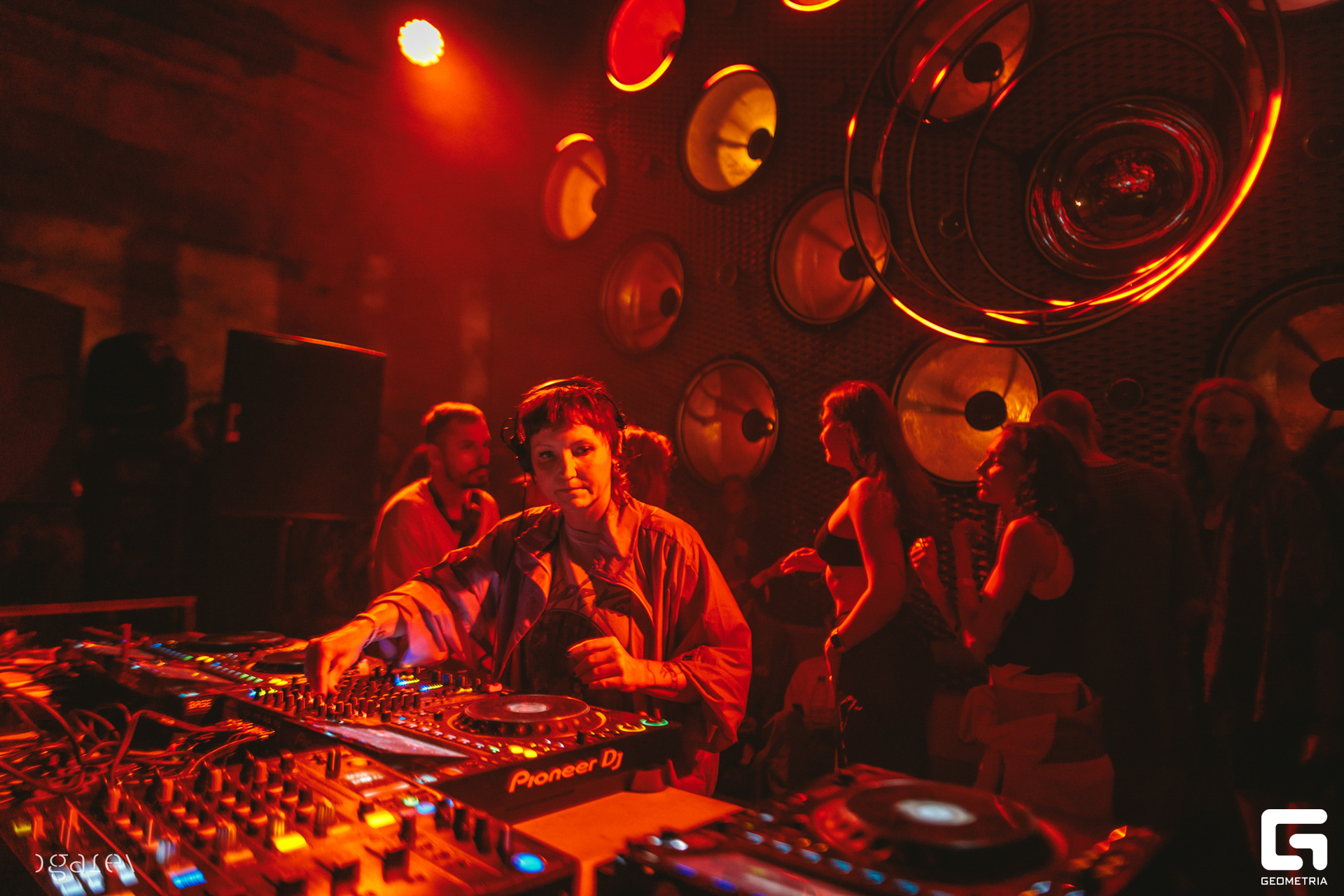 OUTLINE 2024-427-238.jpg