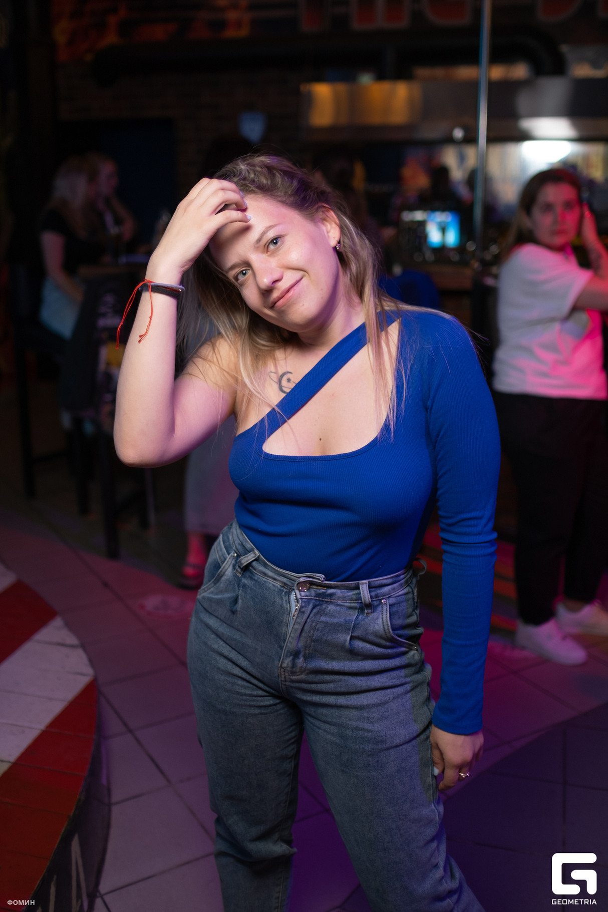 Пятница в баре Americanka 25