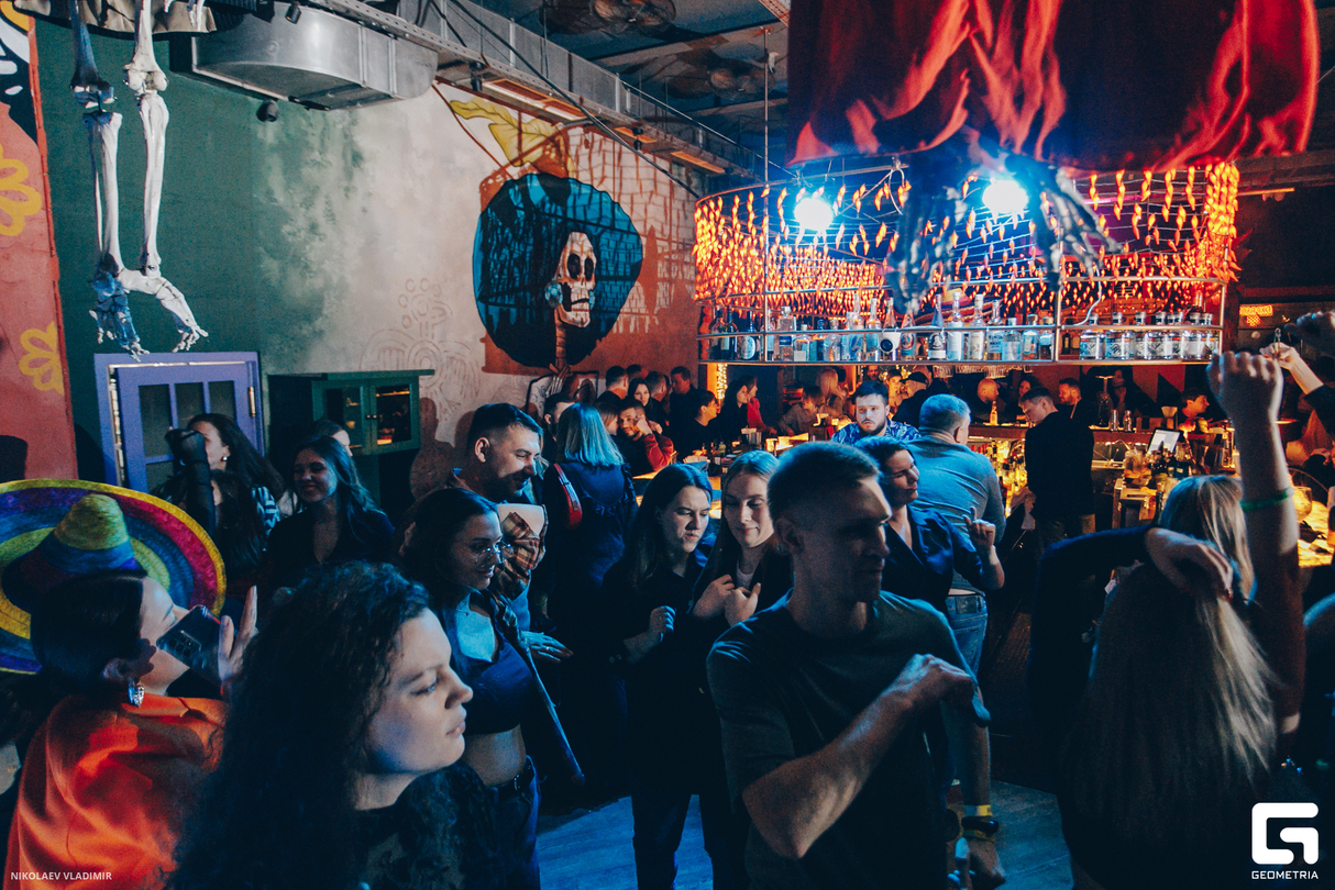 COMER, BEBER Y BAILAR 22