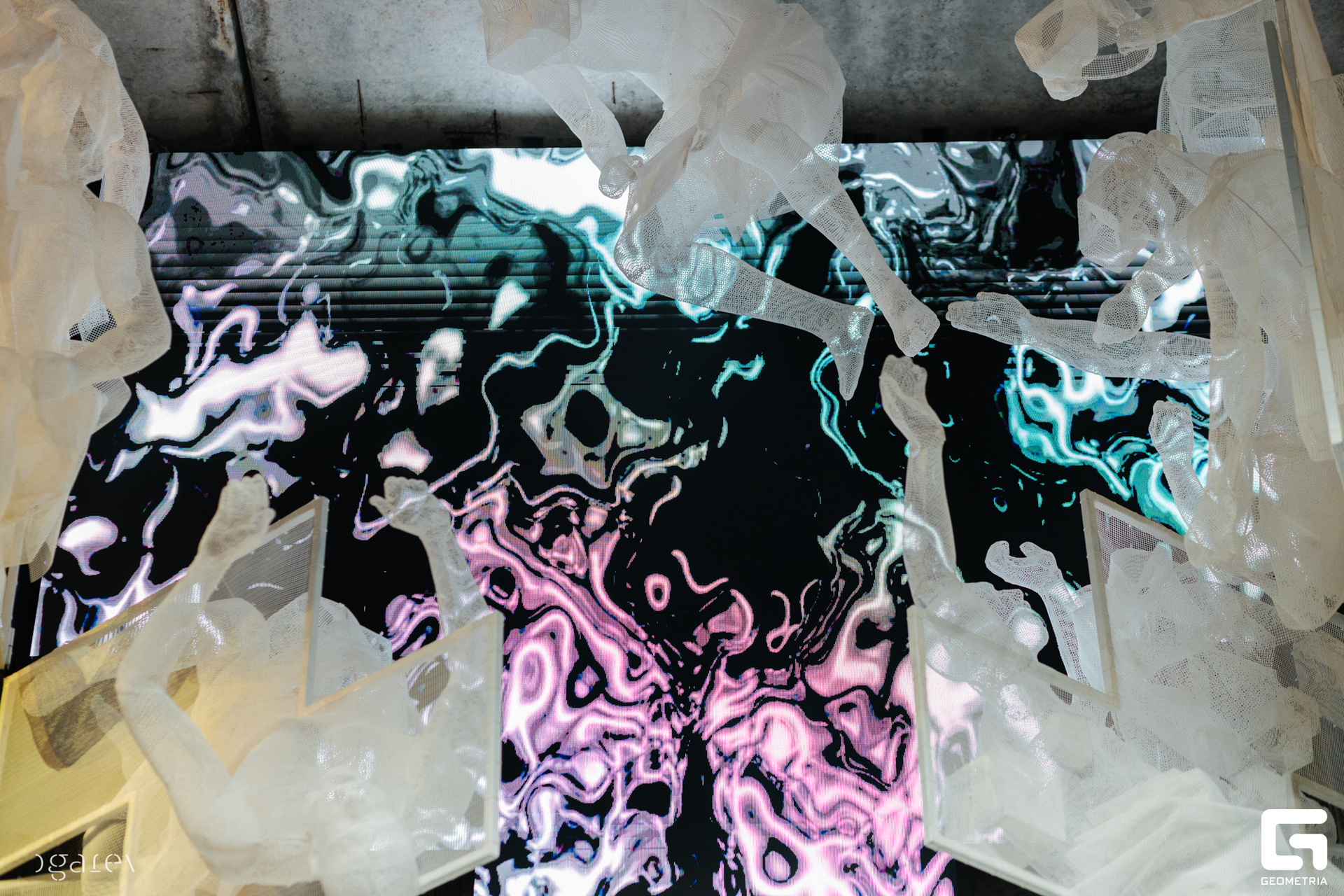 OUTLINE 2024-427-170.jpg