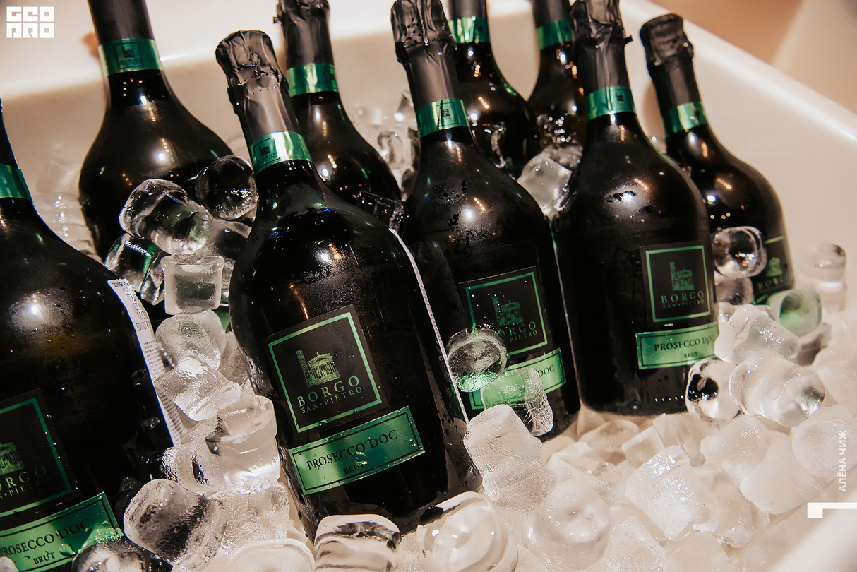 VINS 1 год. День рождения винного бара 21