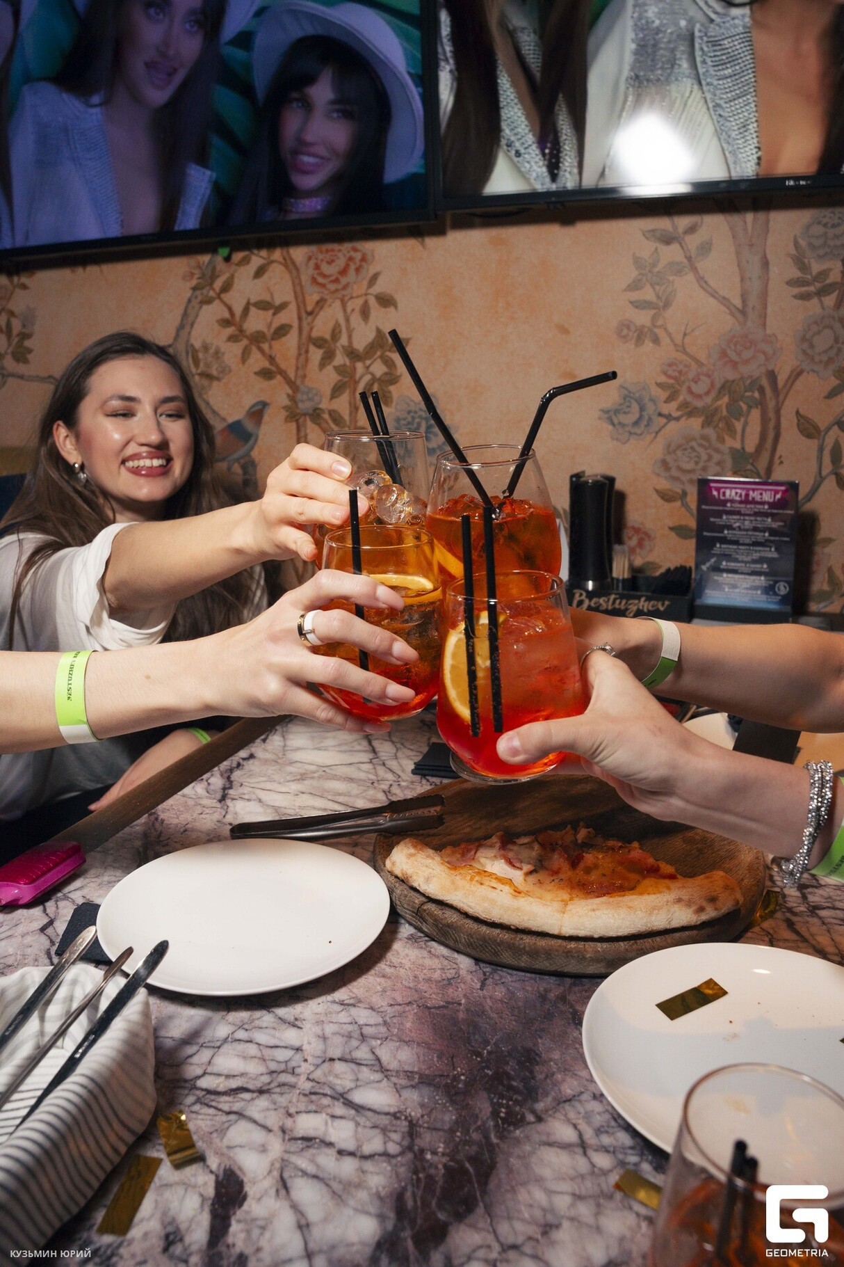 ПЯТНИЦА В BESTUZHEV BAR 7