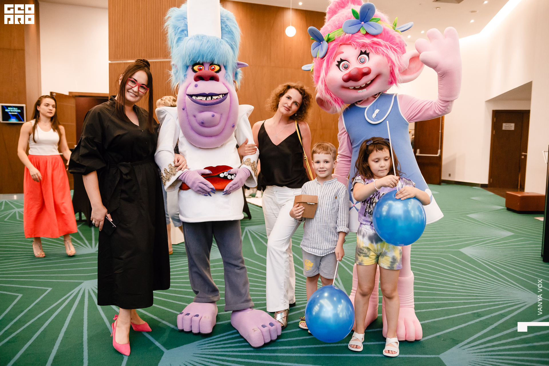 2021-05-23 16-00-00 vox_300.jpg