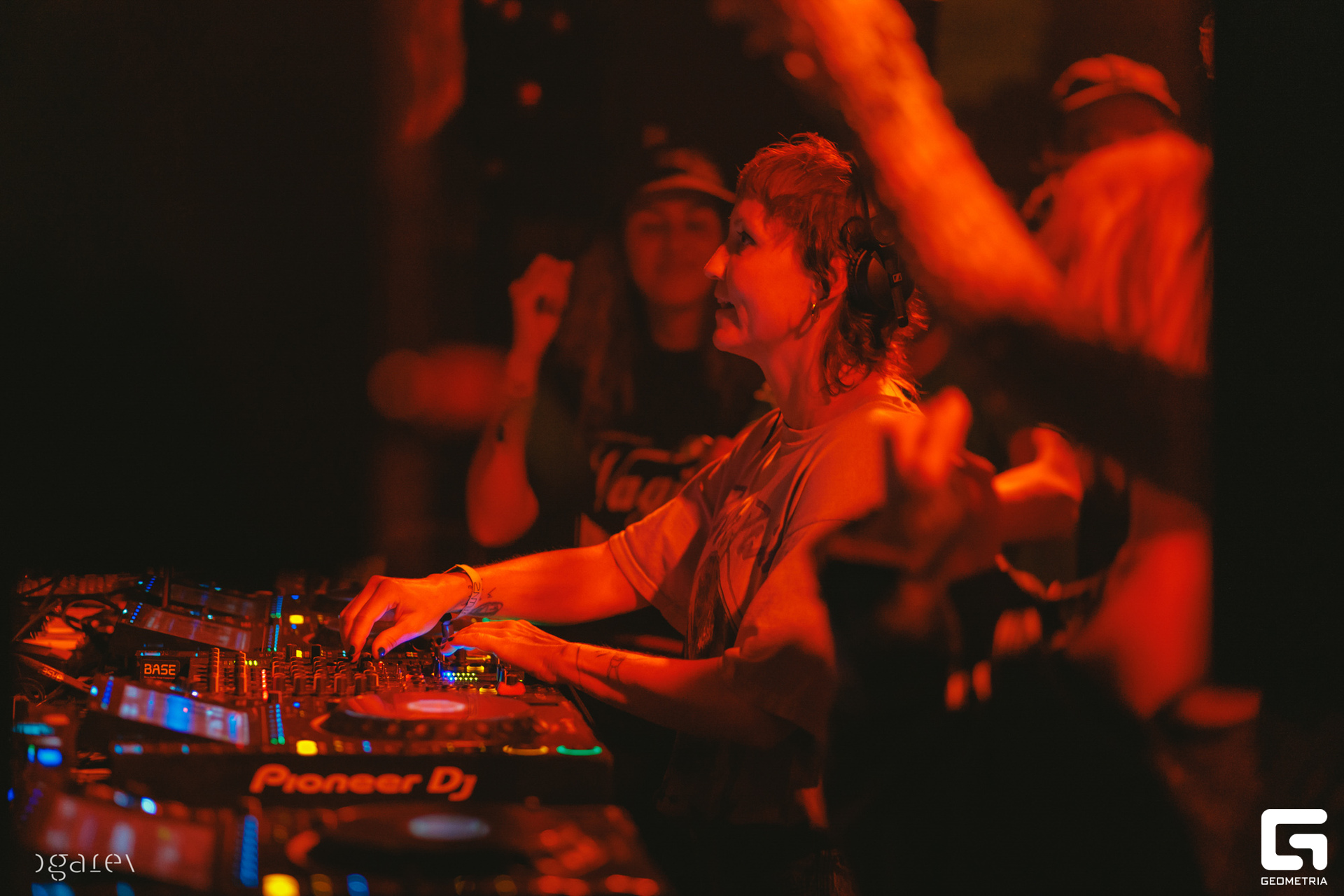 OUTLINE 2024-427-258.jpg