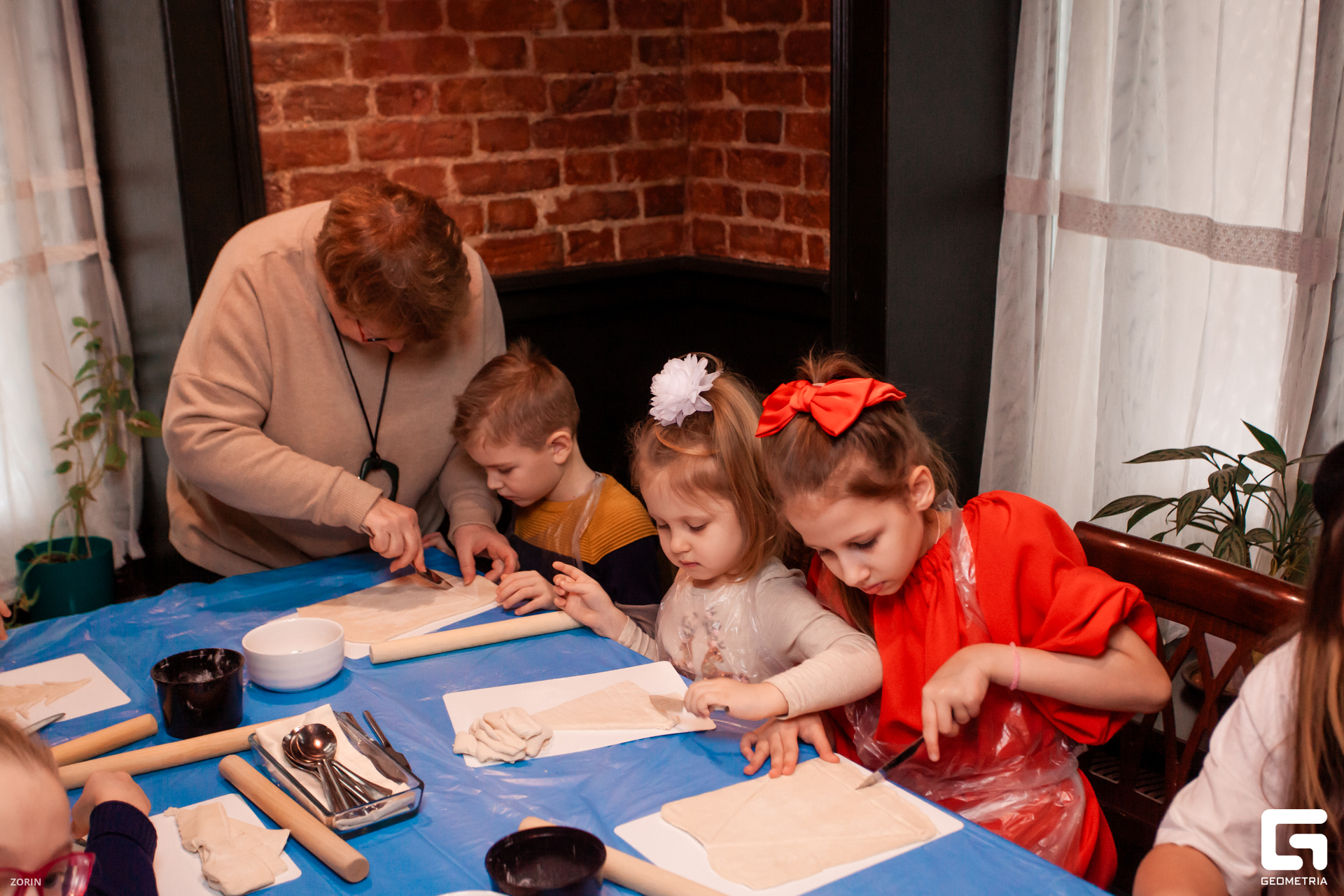 006-13-21-42-03-01-25- Zorin.jpg