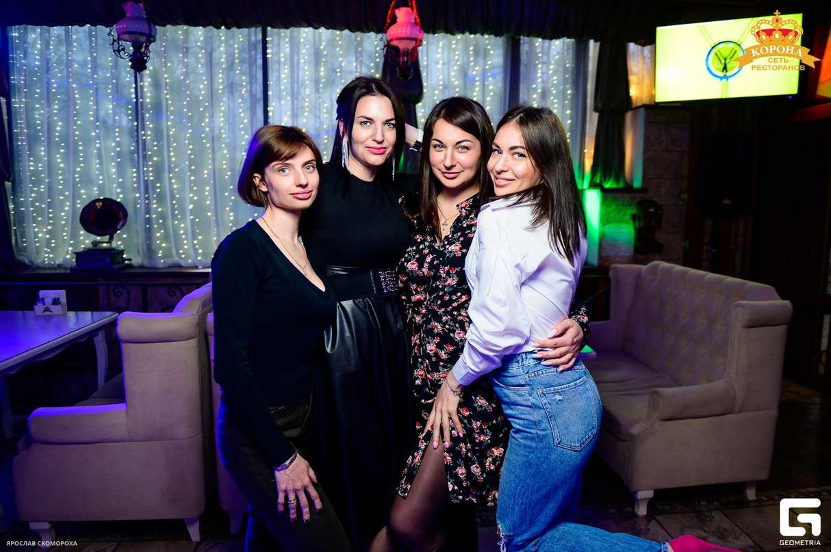 Пятница в кафе "Корона" 26