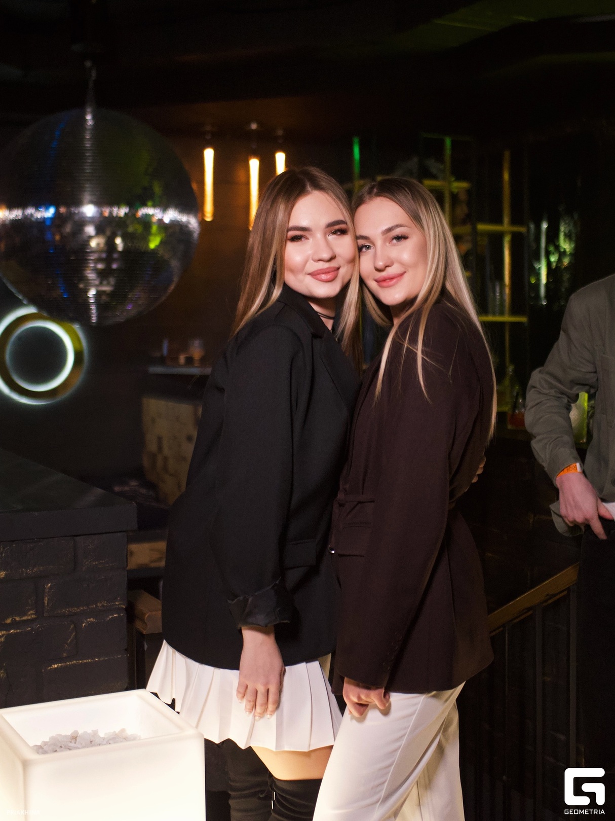 Saturday party 30