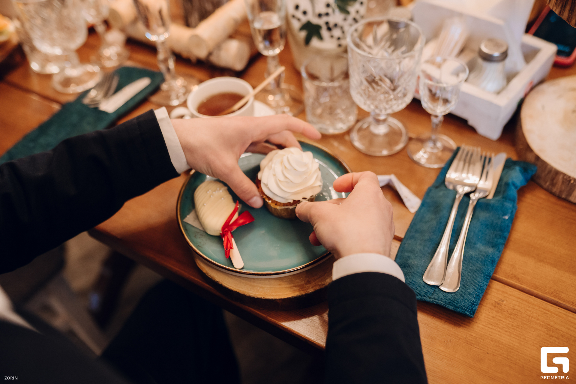 114-17-59-57-20-05-25- Zorin.jpg