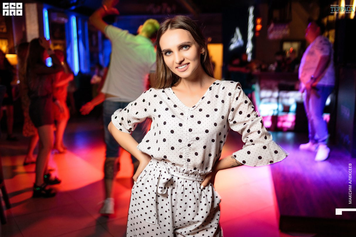 Пятница в кафе Терраса 19