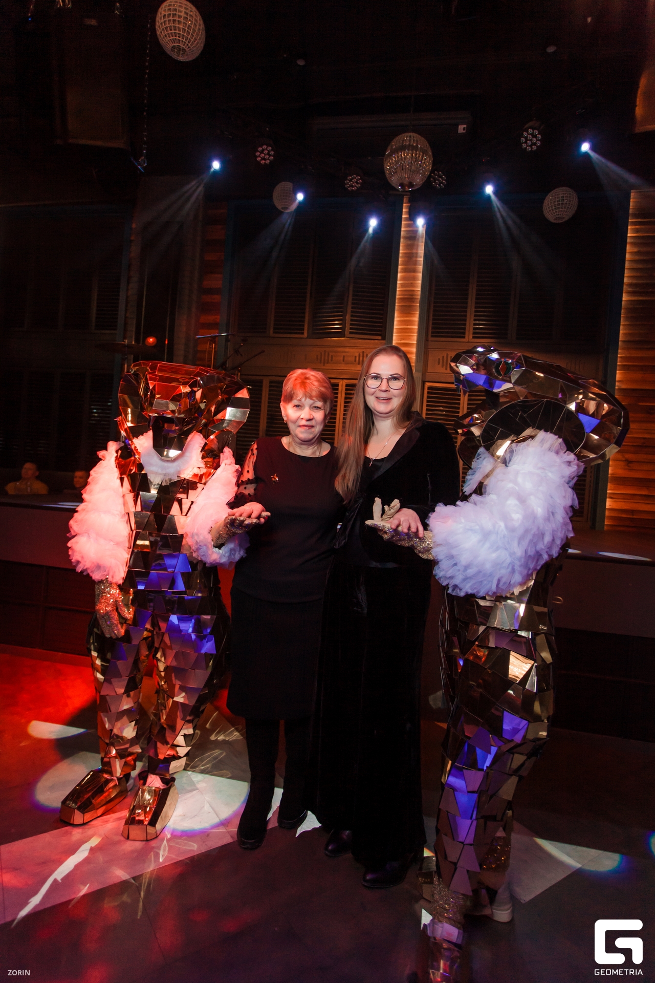 005-19-15-50-28-12-24- Zorin.jpg