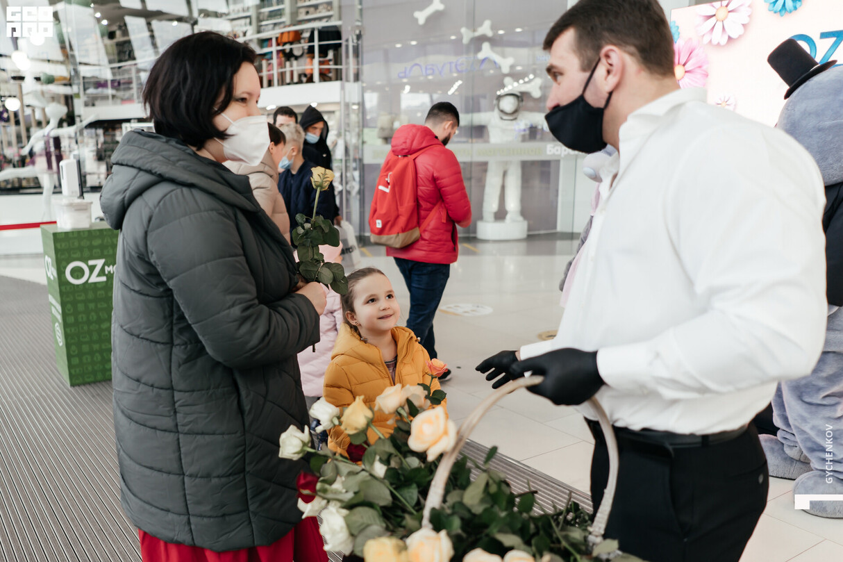Международный женский день в OZ МОЛЛ 23