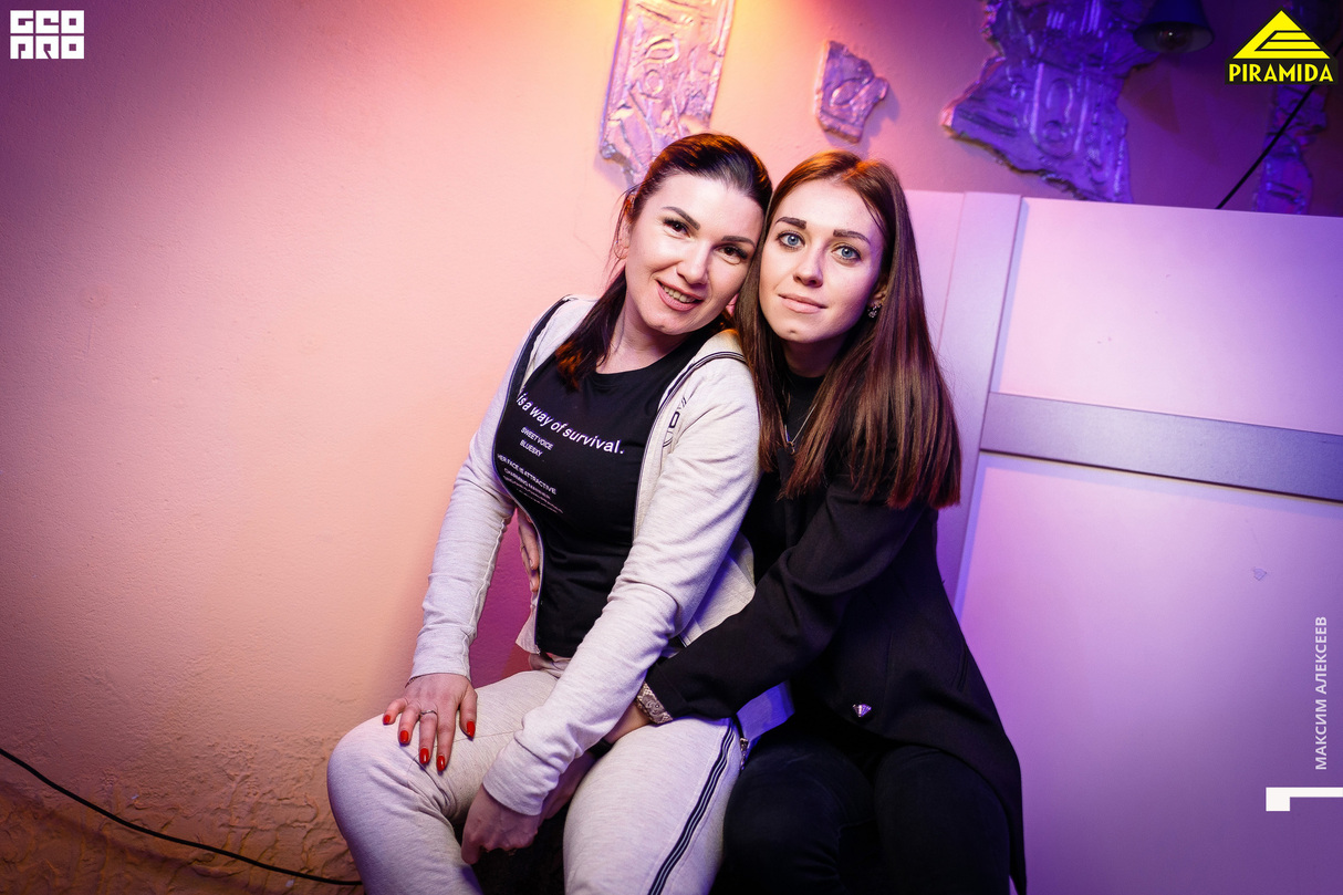 Суббота в караоке-кафе Пирамида 16