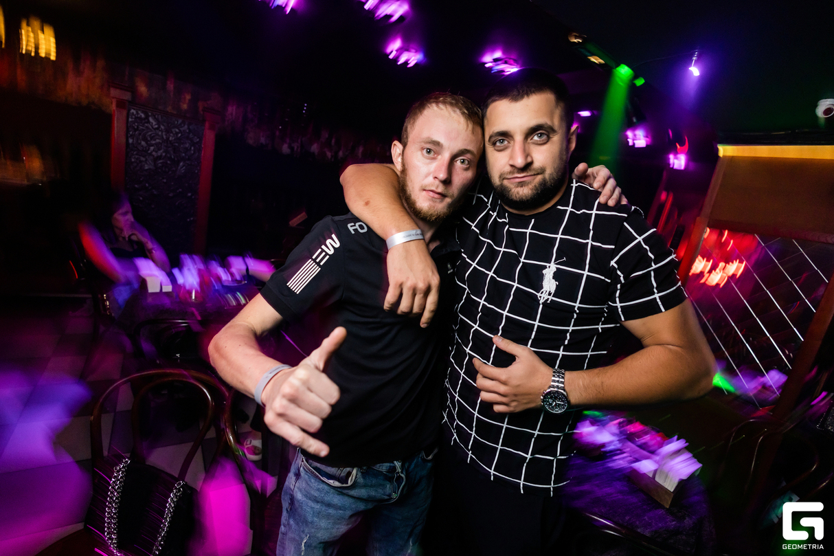 Saturday party 10