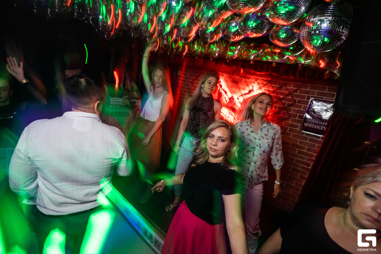 Saturday party 16