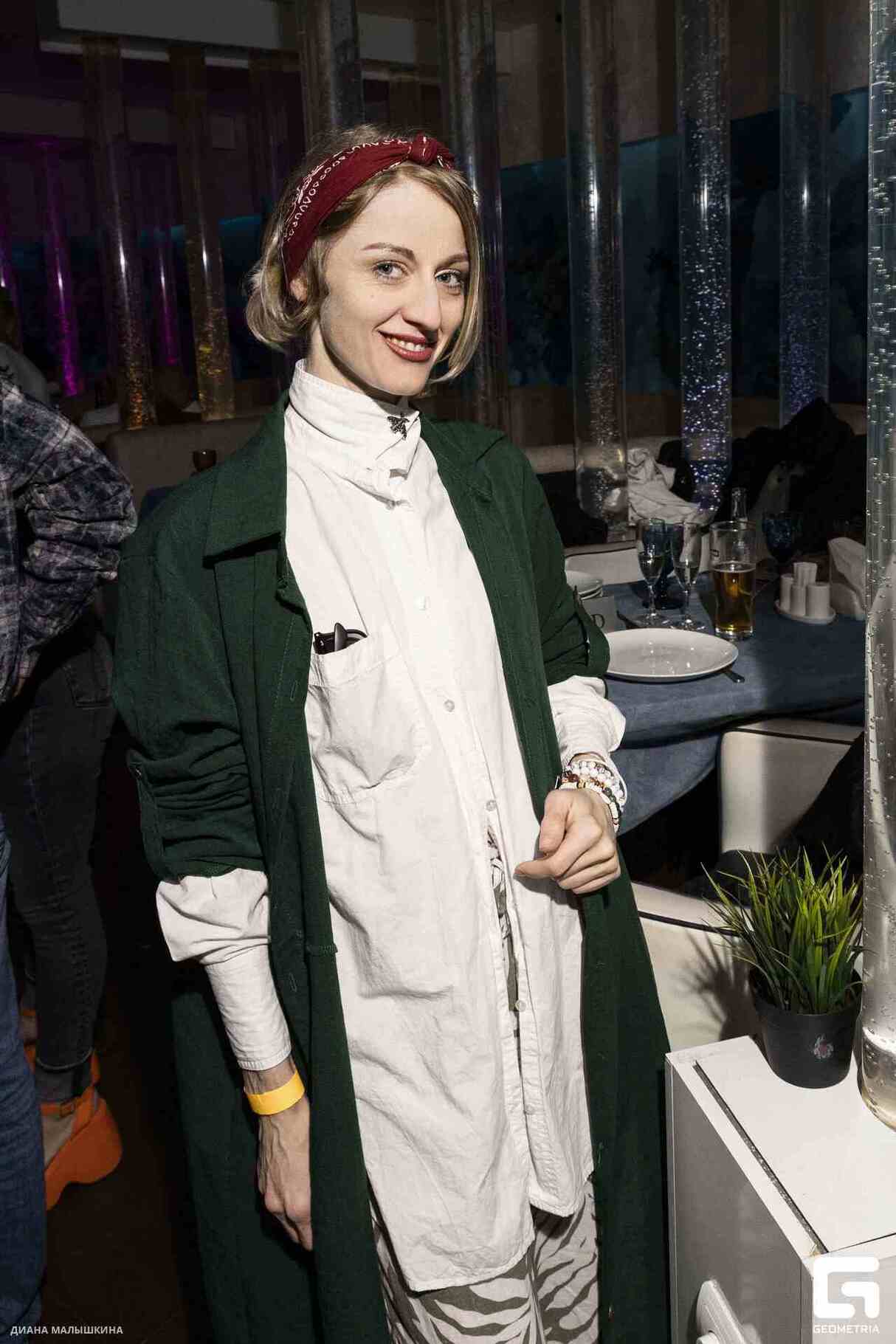 WHITE NIGHT 18