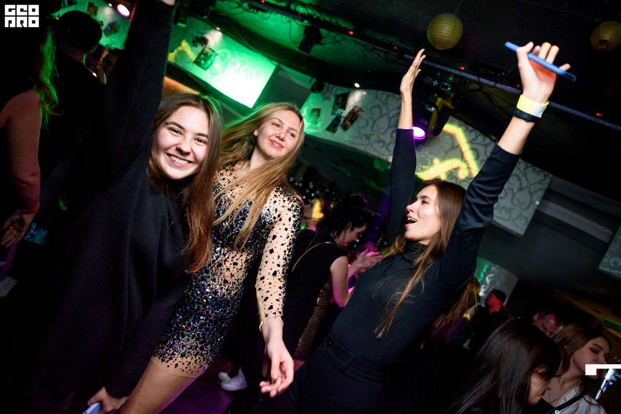 The Party of 2000s: Ночь ностальгии // Friday Party at Fashion Club 30