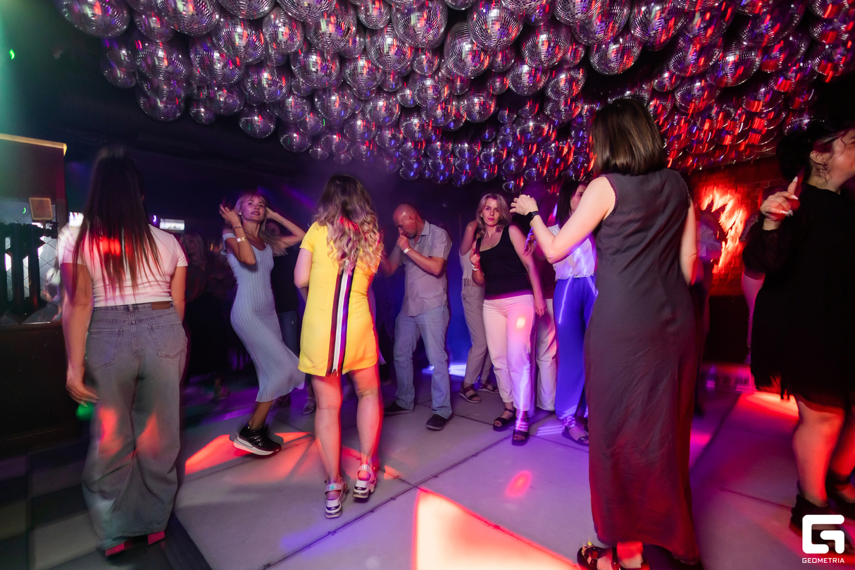 Saturday party 19