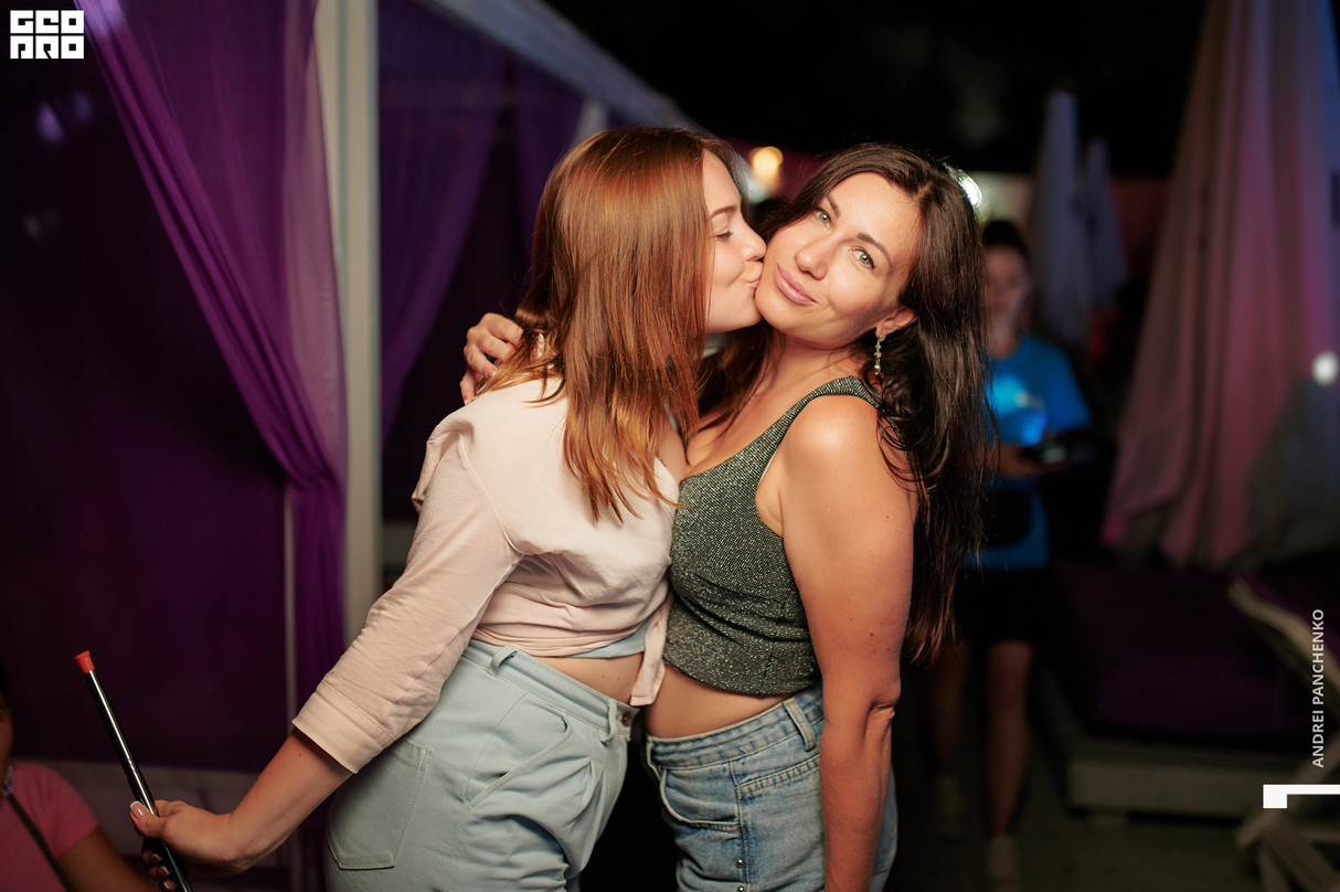 Night pool party 26