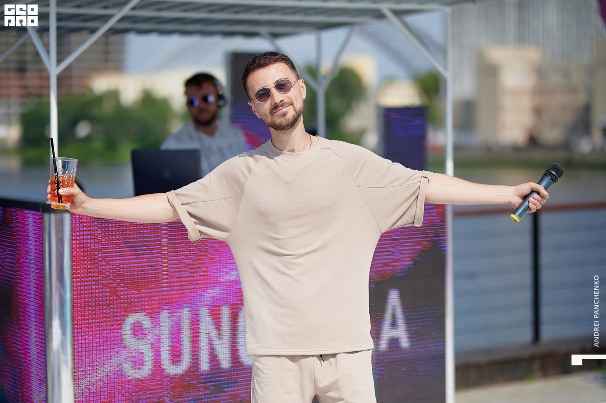 Day pool party 23