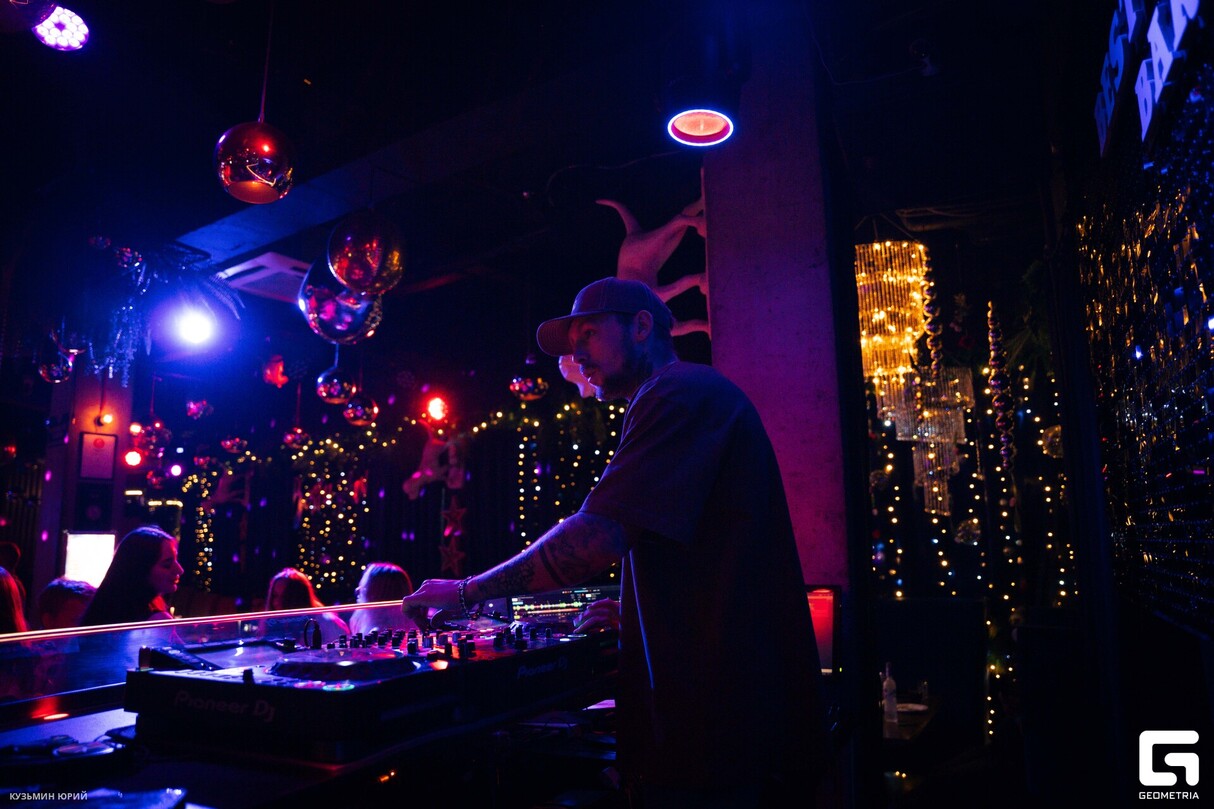 ПЯТНИЦА В BESTUZHEV BAR 23