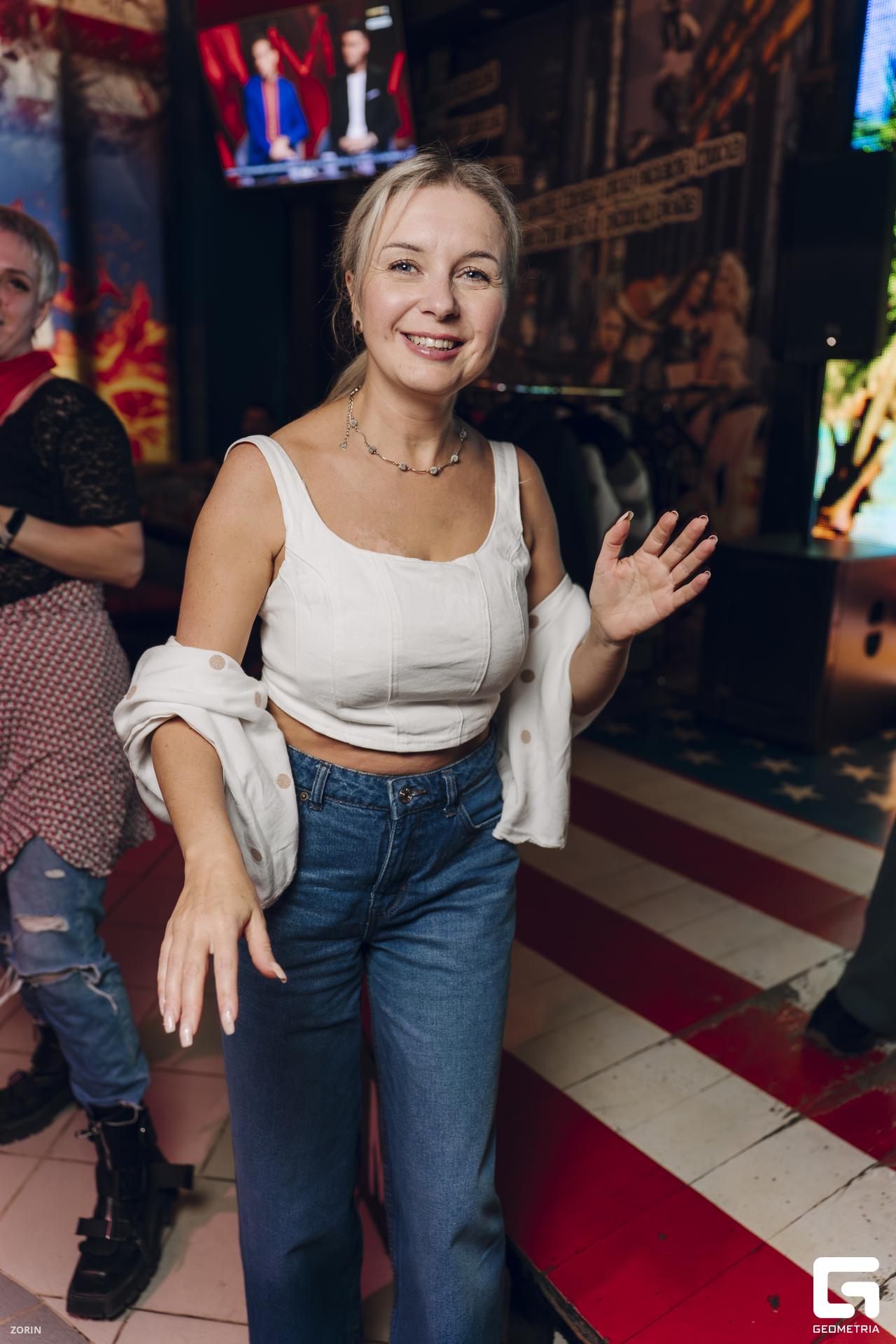 004_00-41-18 _11-10-25_Zorin.jpg