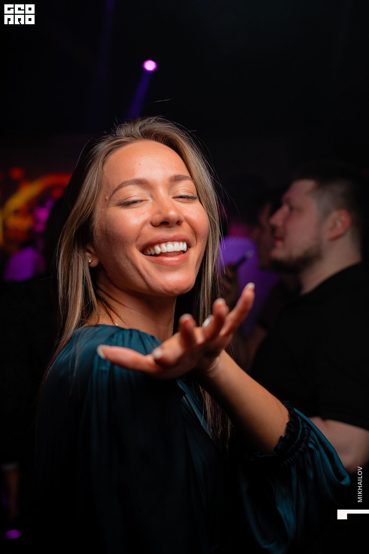 052-11-04-2021-04-03-Shake - Mikhailov - 2560.jpg