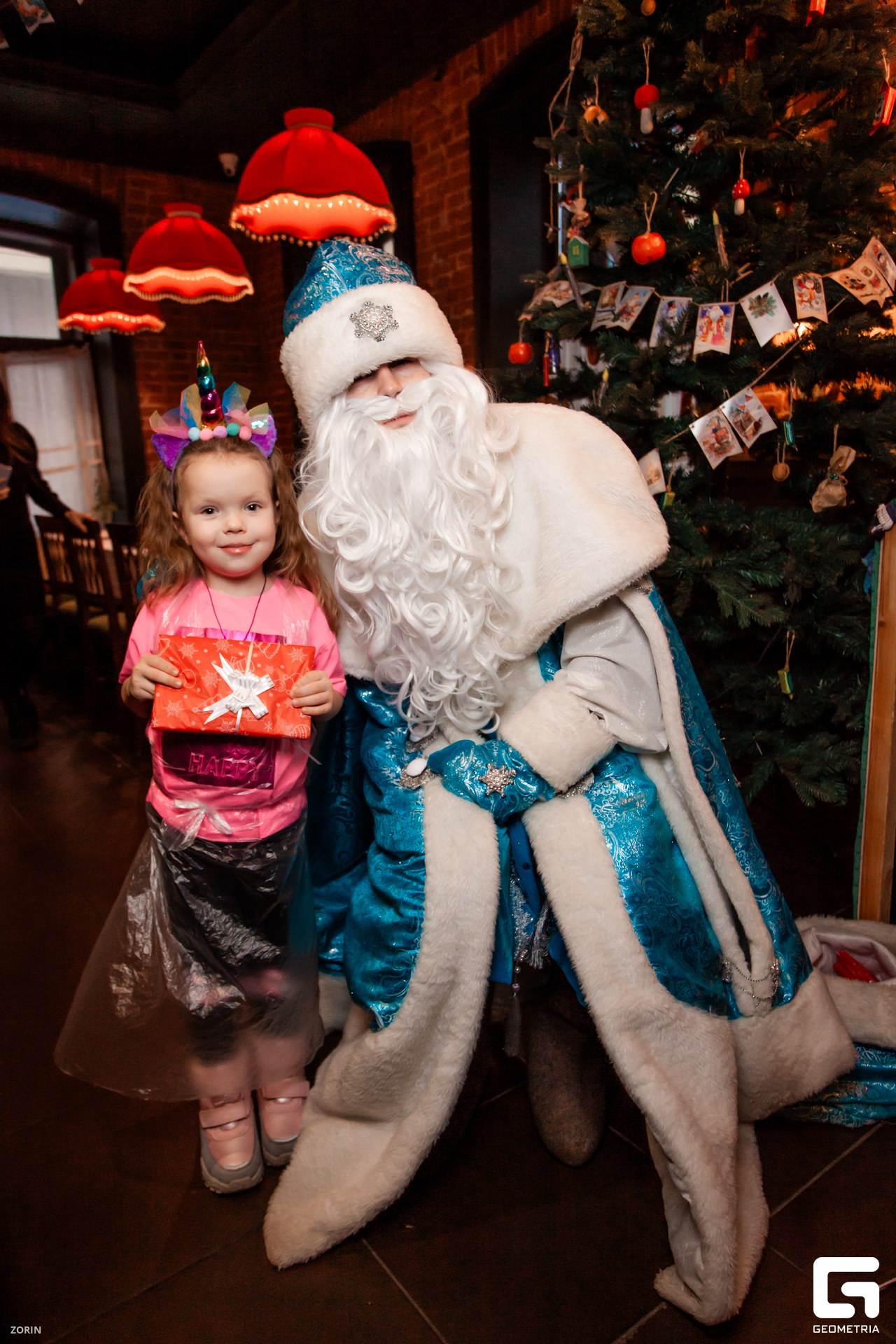 059-14-15-23-03-01-25- Zorin.jpg