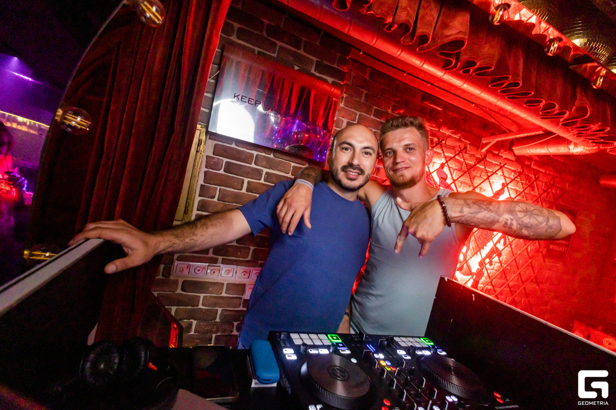 Saturday party 23