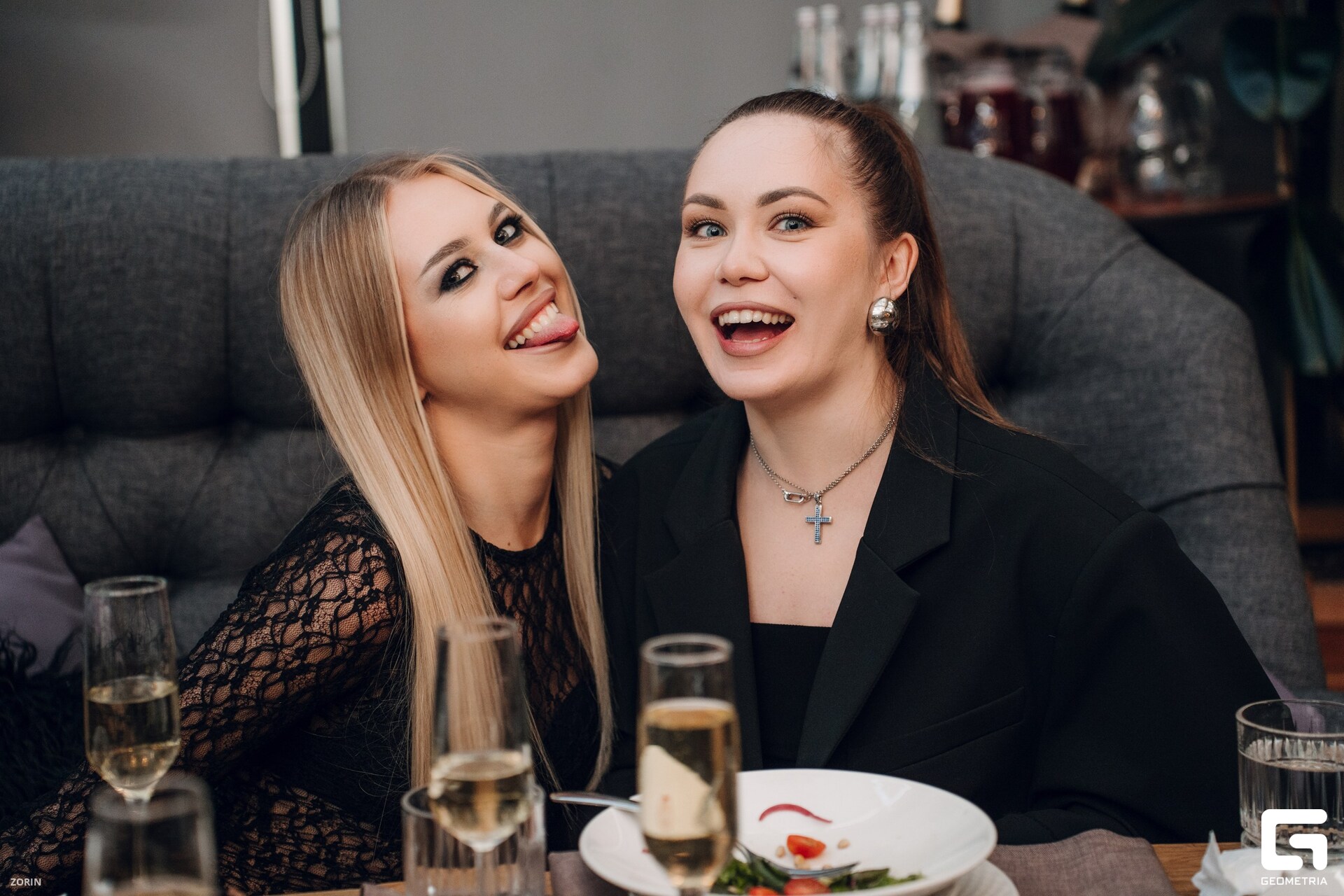 200-19-55-28-25-05-25- Zorin_resized.jpg