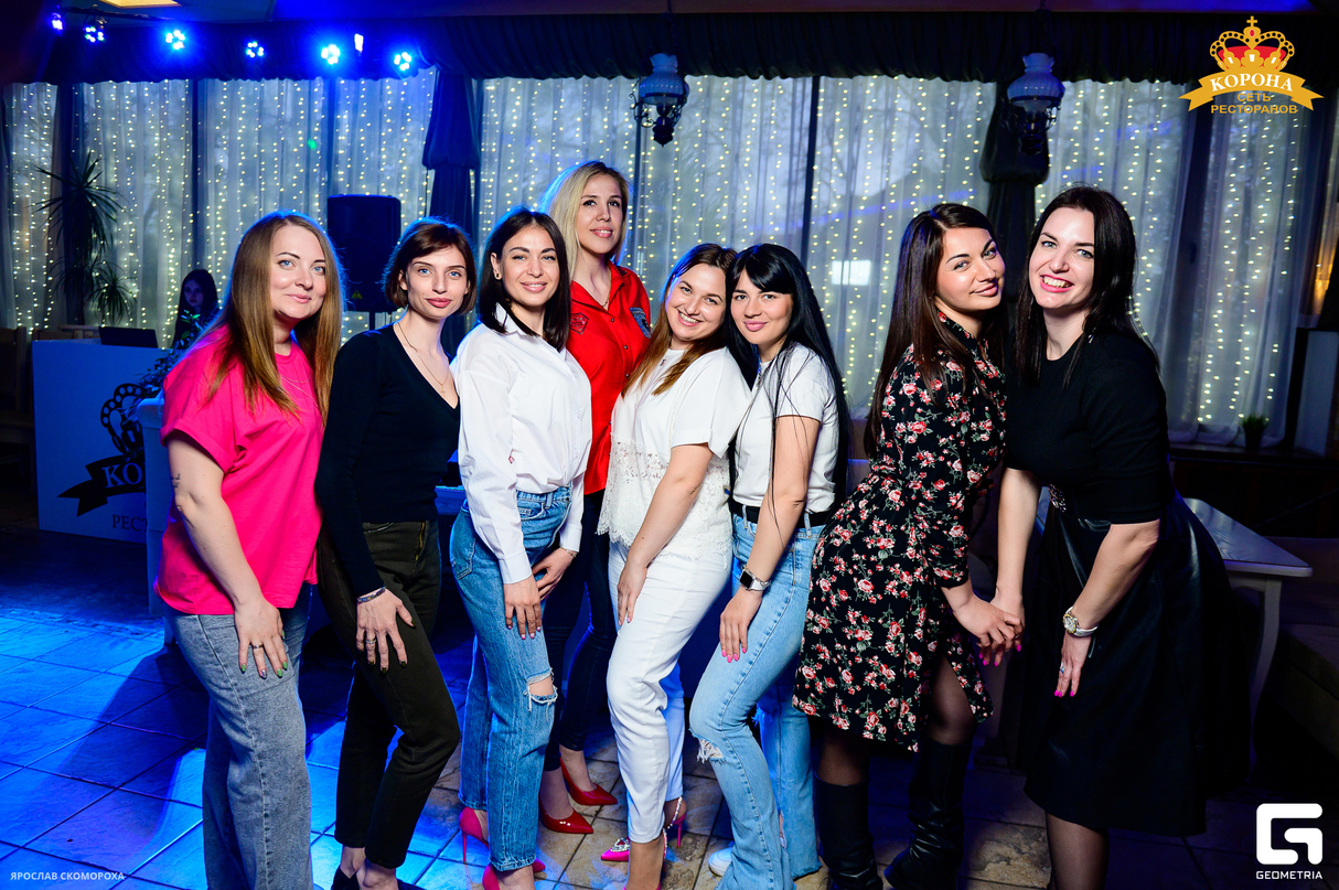 Пятница в кафе "Корона" 22