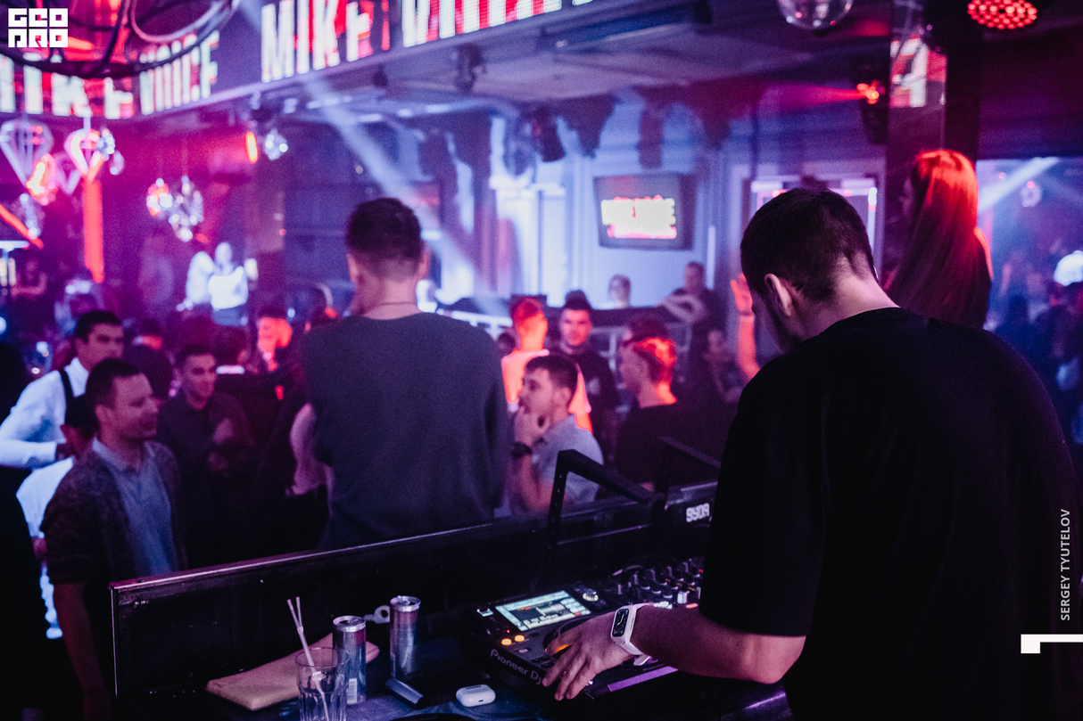 Friday party 15