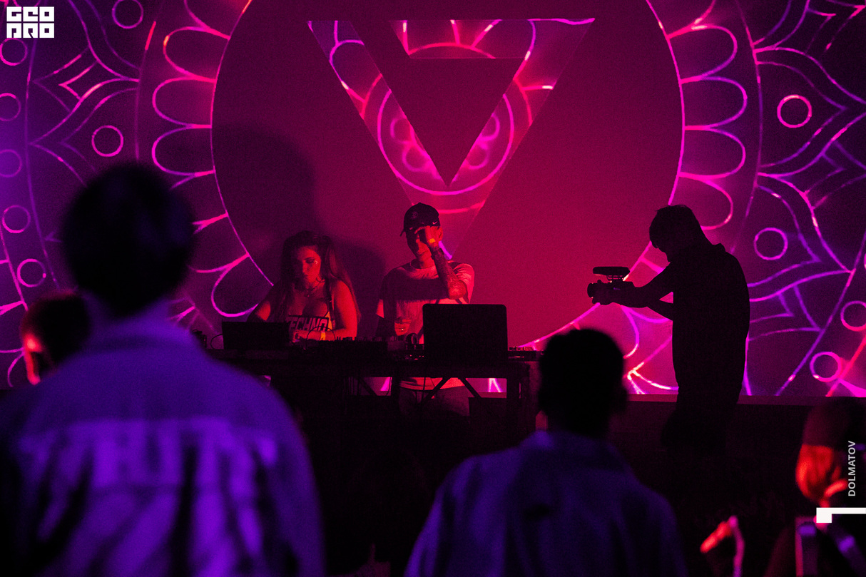 ULEY: RAVE 12